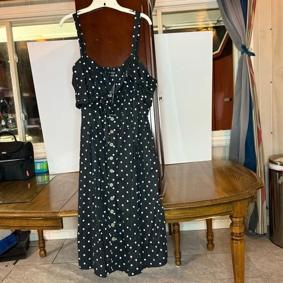 NWT City Chic size XL Black and White Tie with Polka Dot, Button-Down Dress - Picture 3 of 8